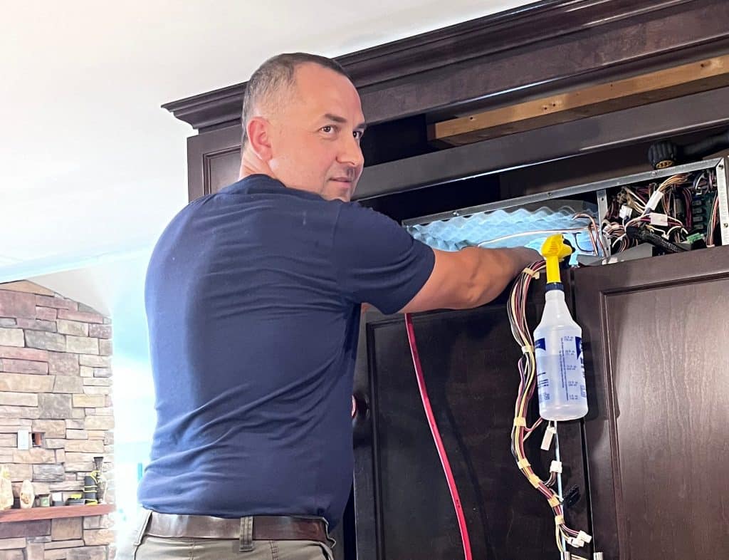 Victor Appliance Repair Tech2